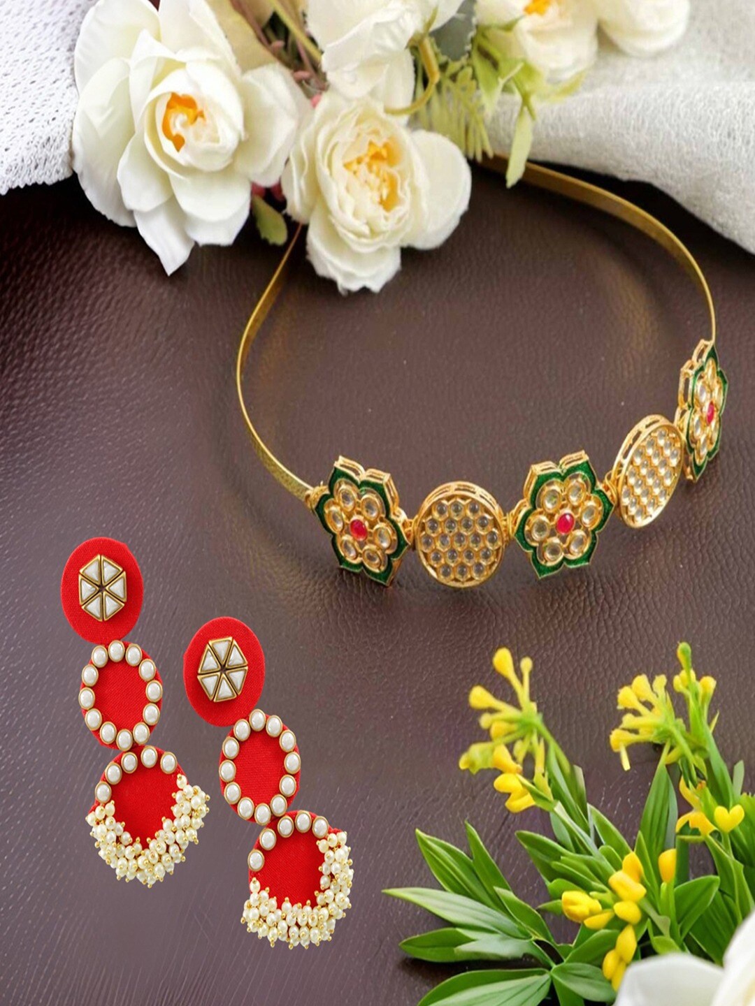 

UNIVERSITY TRENDZ Stones Studded & Beaded Mathapatti Hairband & Earrings Jewellery Set, White