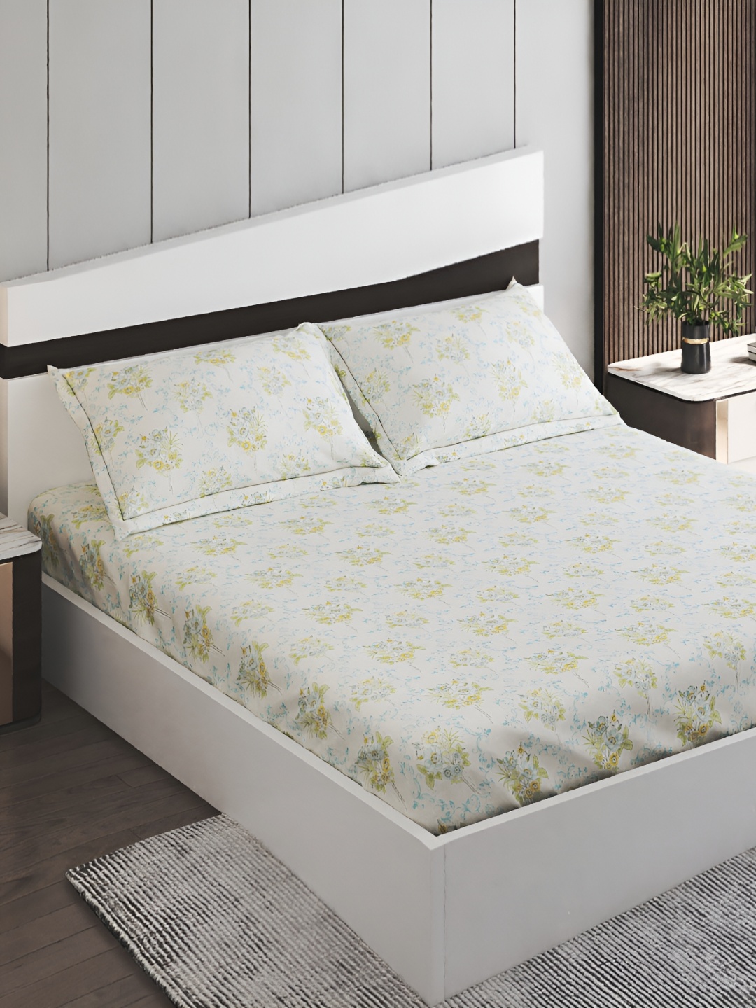 

Home Centre Off White & Yellow Floral 144 TC Cotton King Bedsheet with Pillow Covers