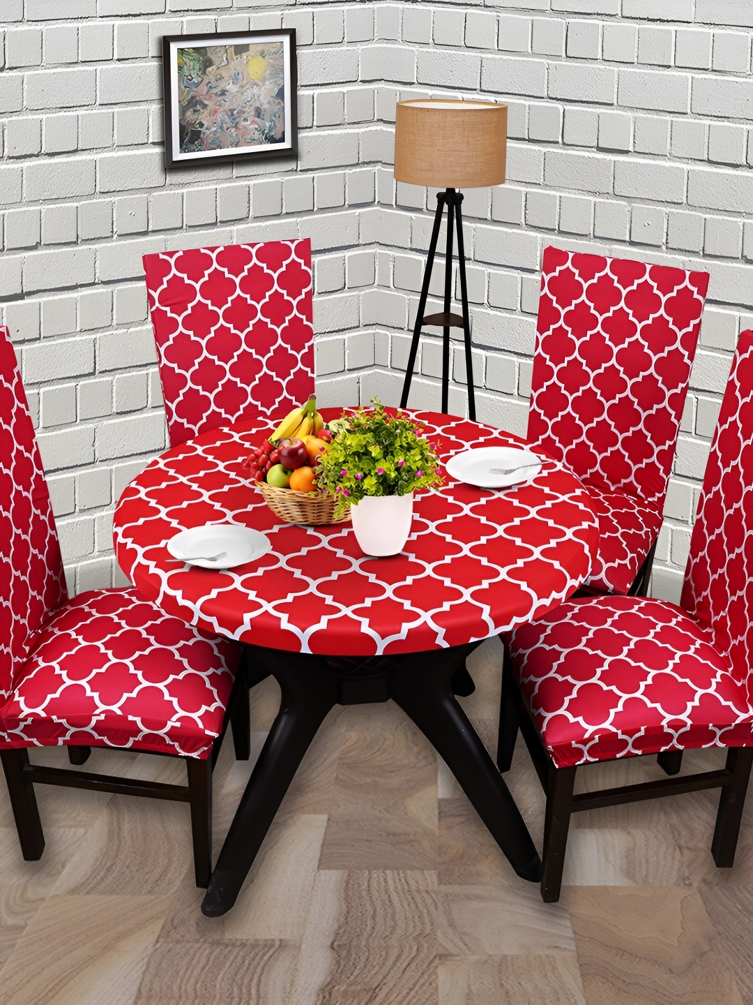 

Eleganta Red & White Geometric 5 Pieces Printed Anti-Slip Round Table Cover