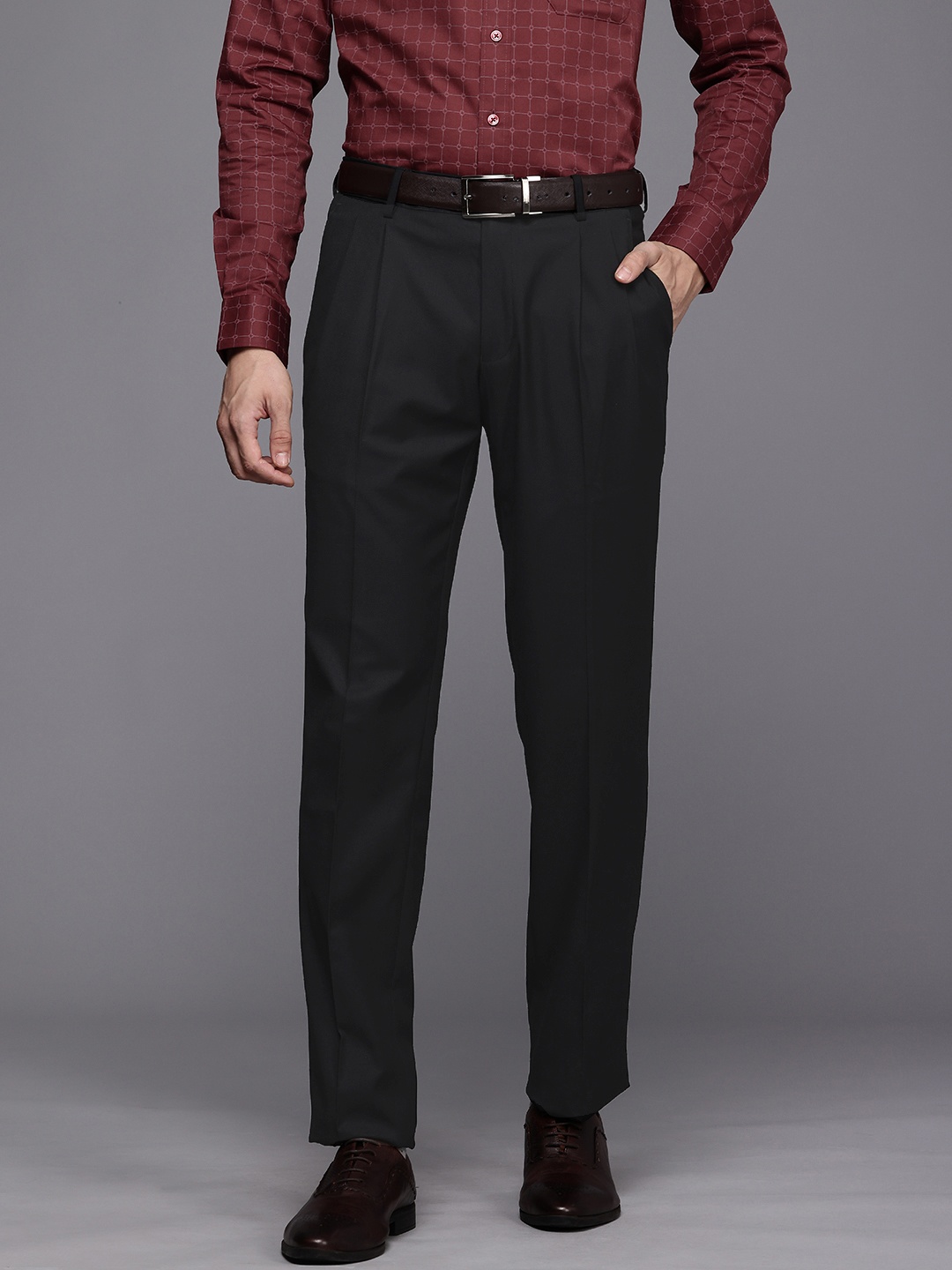 

Louis Philippe Men Textured Pleated Formal Trousers, Black