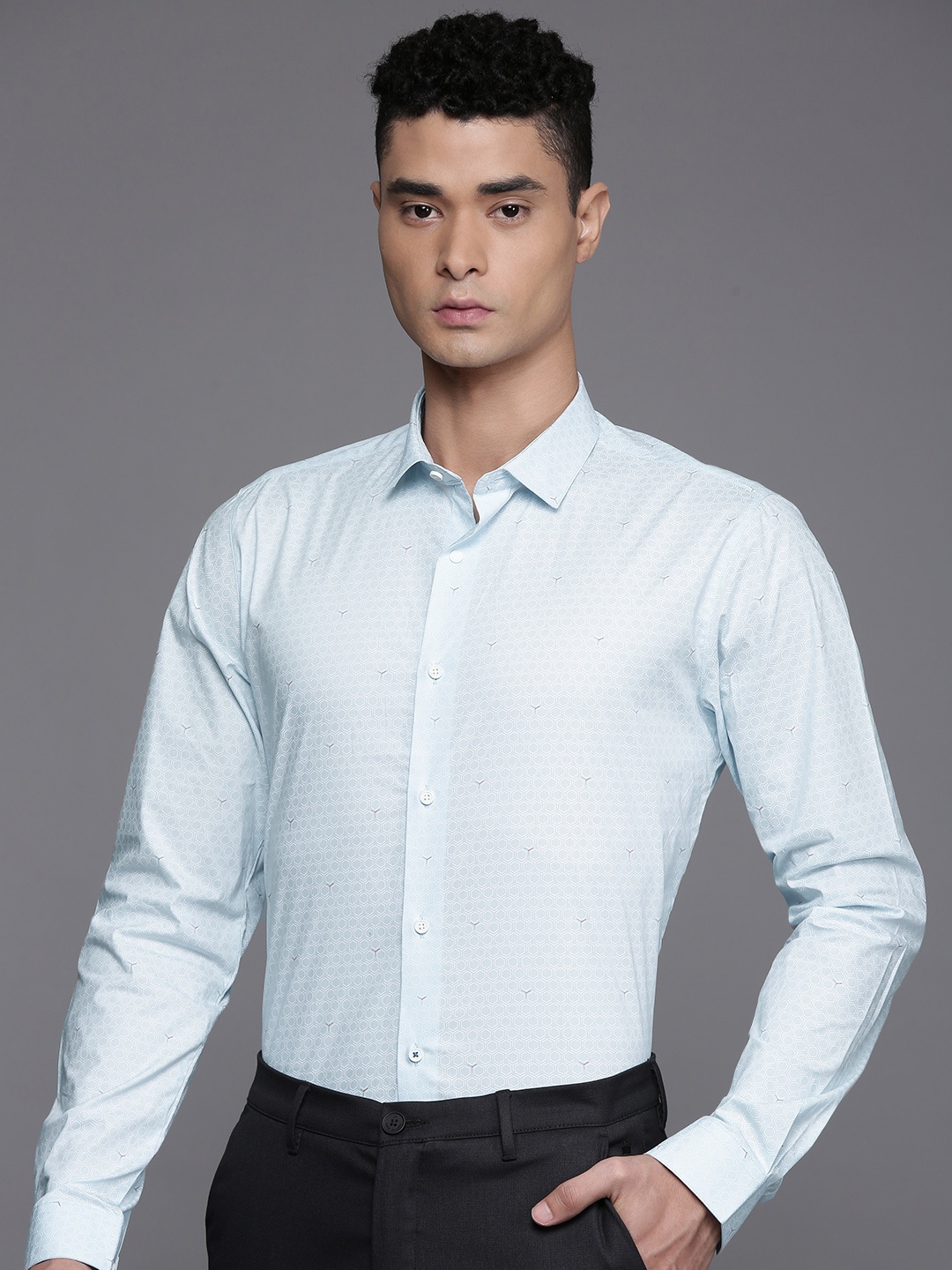 

Louis Philippe Ath.Work Geometric Printed Super Slim Fit Opaque Semiformal Shirt, Blue