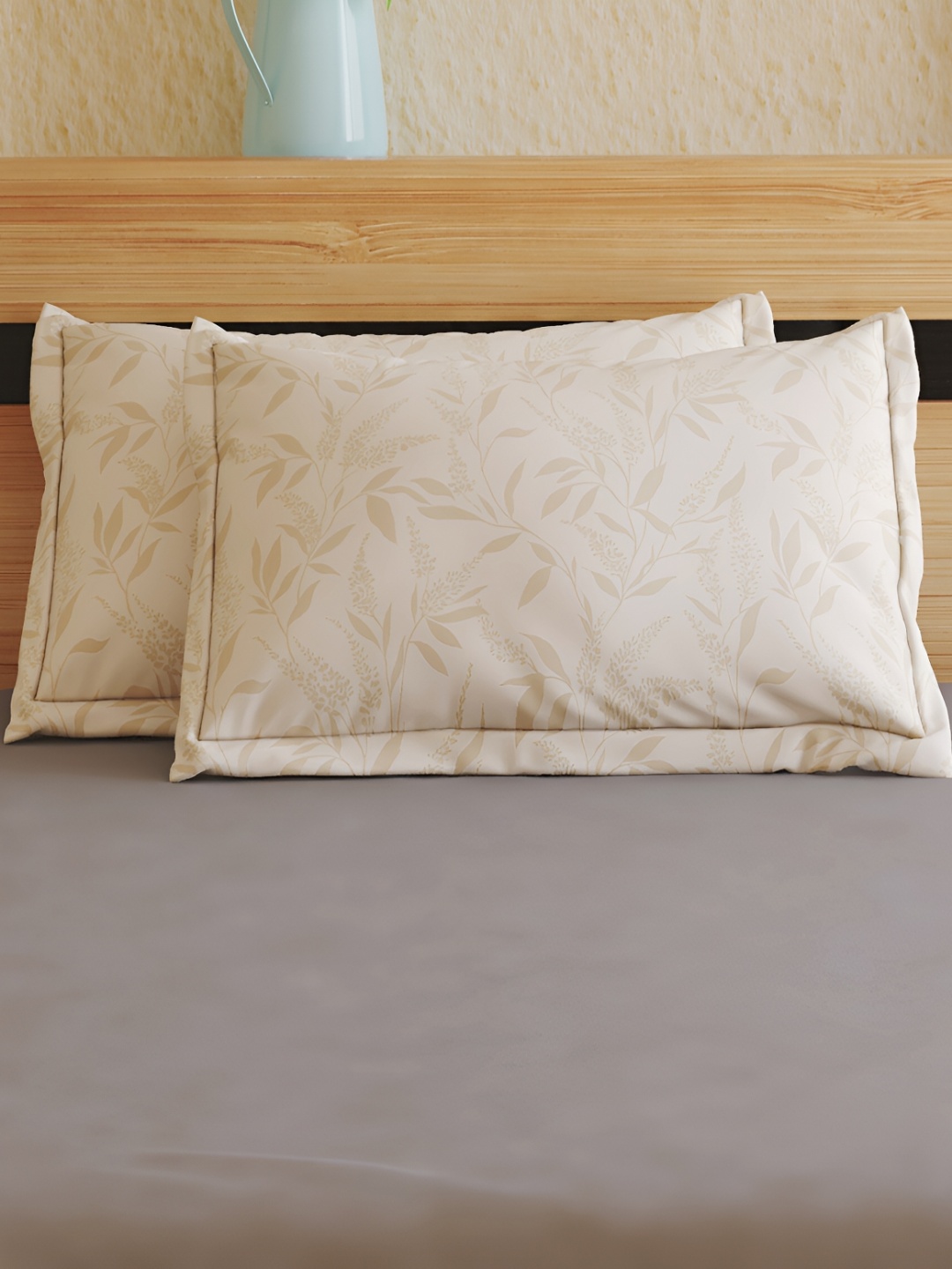 

Home Centre Off White 2 Pieces Abstract Pure Cotton Square Pillow Covers