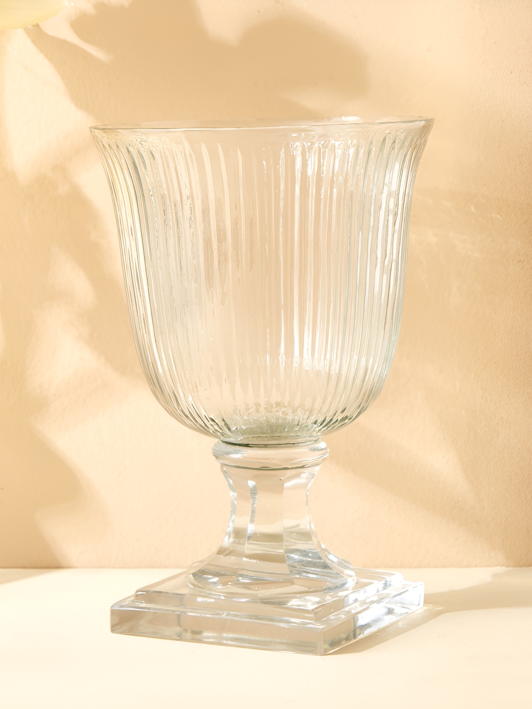 

Home Centre Hoovu Flynn Transparent Ribbed Glass Vase