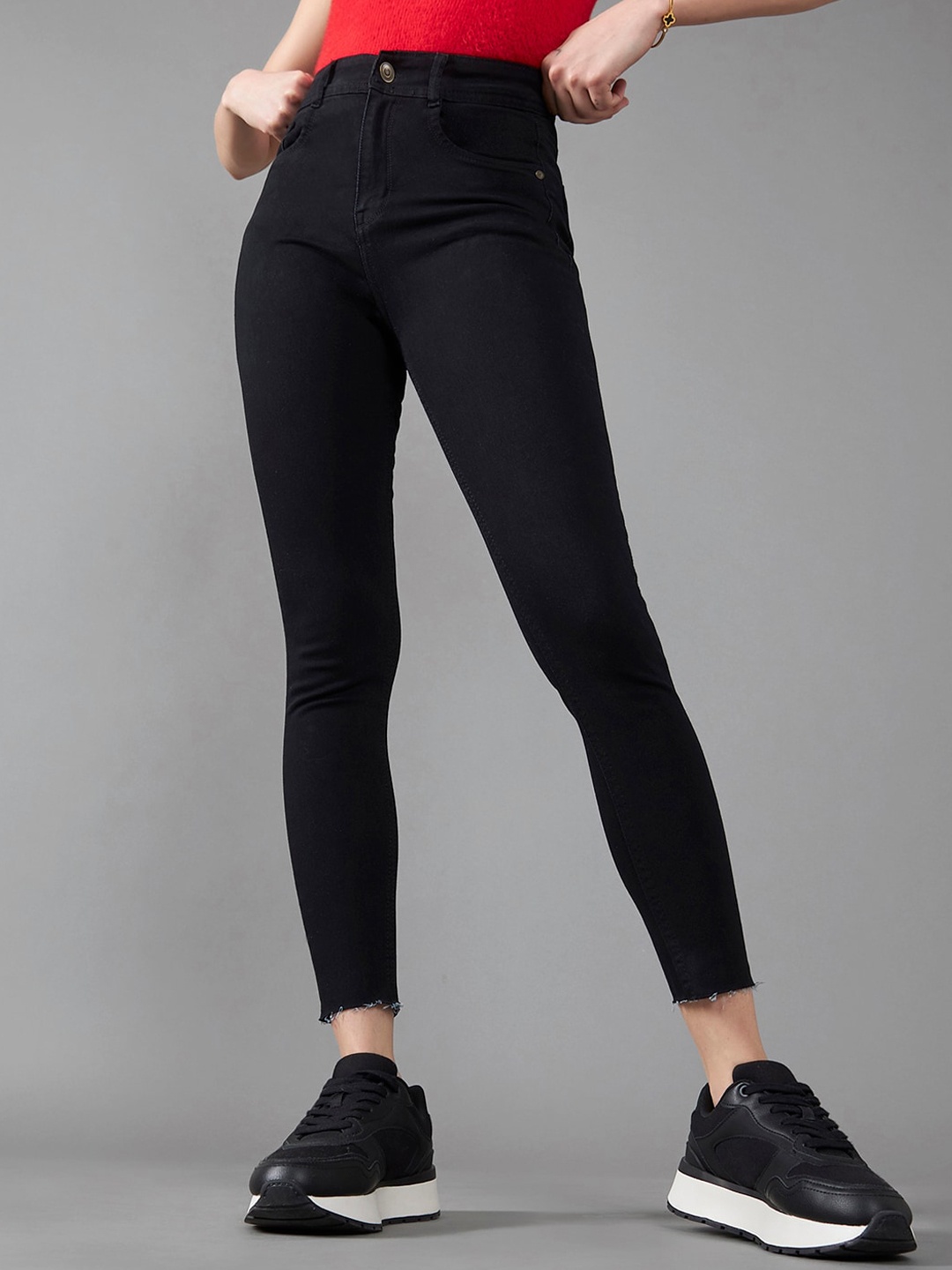 

DOLCE CRUDO Women Slim Fit High-Rise Stretchable Jeans, Black