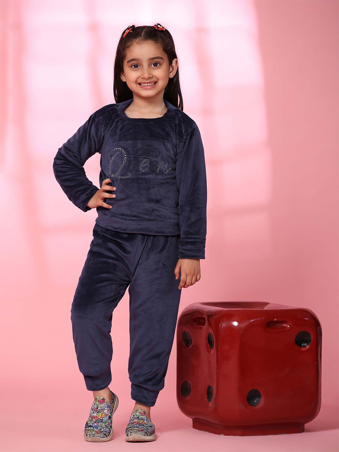 

Ameeha Kids Embellished Fleece Sweatshirt With Joggers, Navy blue