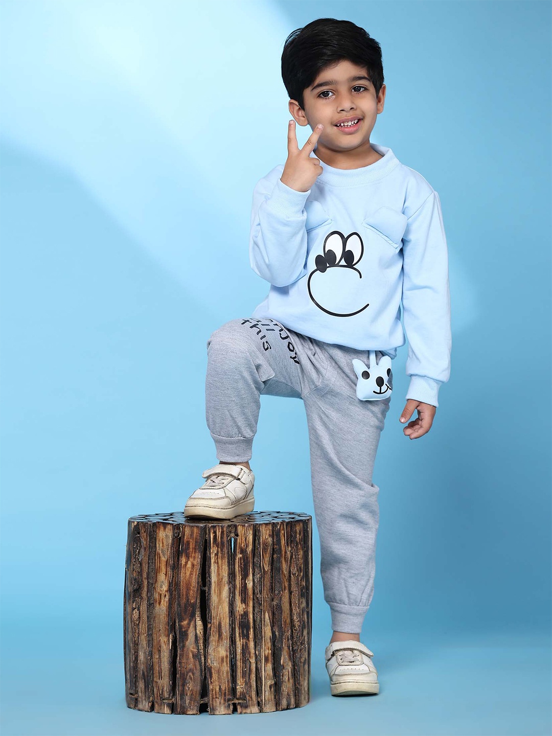 

Ameeha Kids Printed Sweatshirt With Joggers, Blue