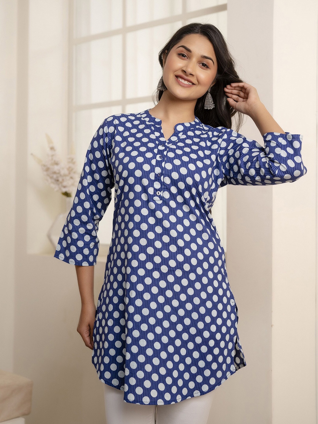 

Nayo Polka Dots Printed Pure Cotton Kurti, Blue