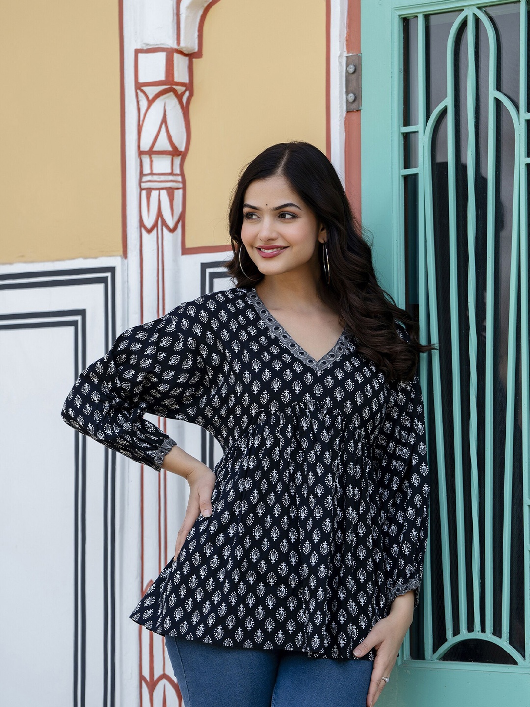 

Nayo Floral Printed V-Neck Pure Cotton Peplum Short Kurti, Black