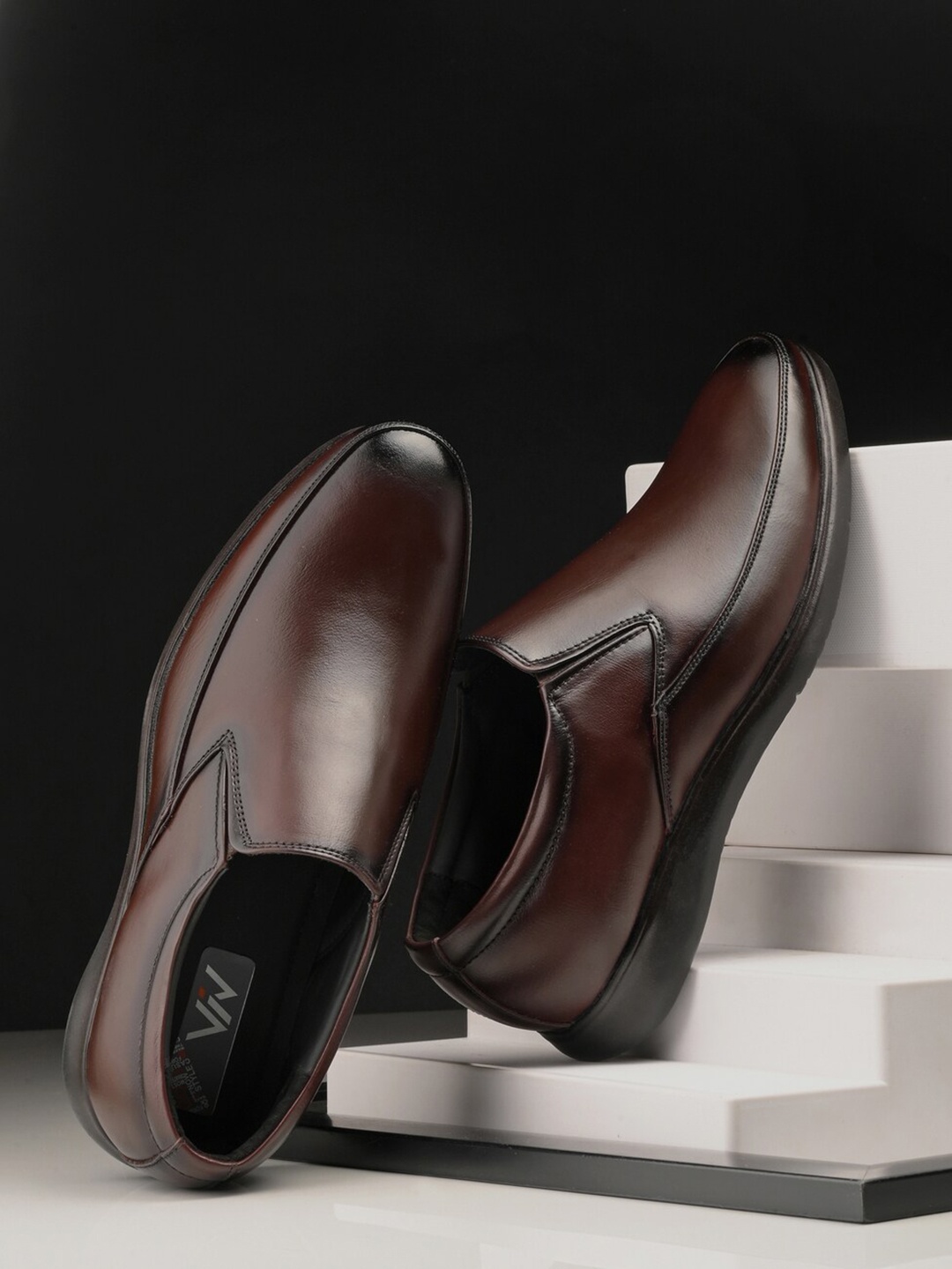 

VIV Men Textured Round Toe Leather Formal Slip-On Shoes, Brown