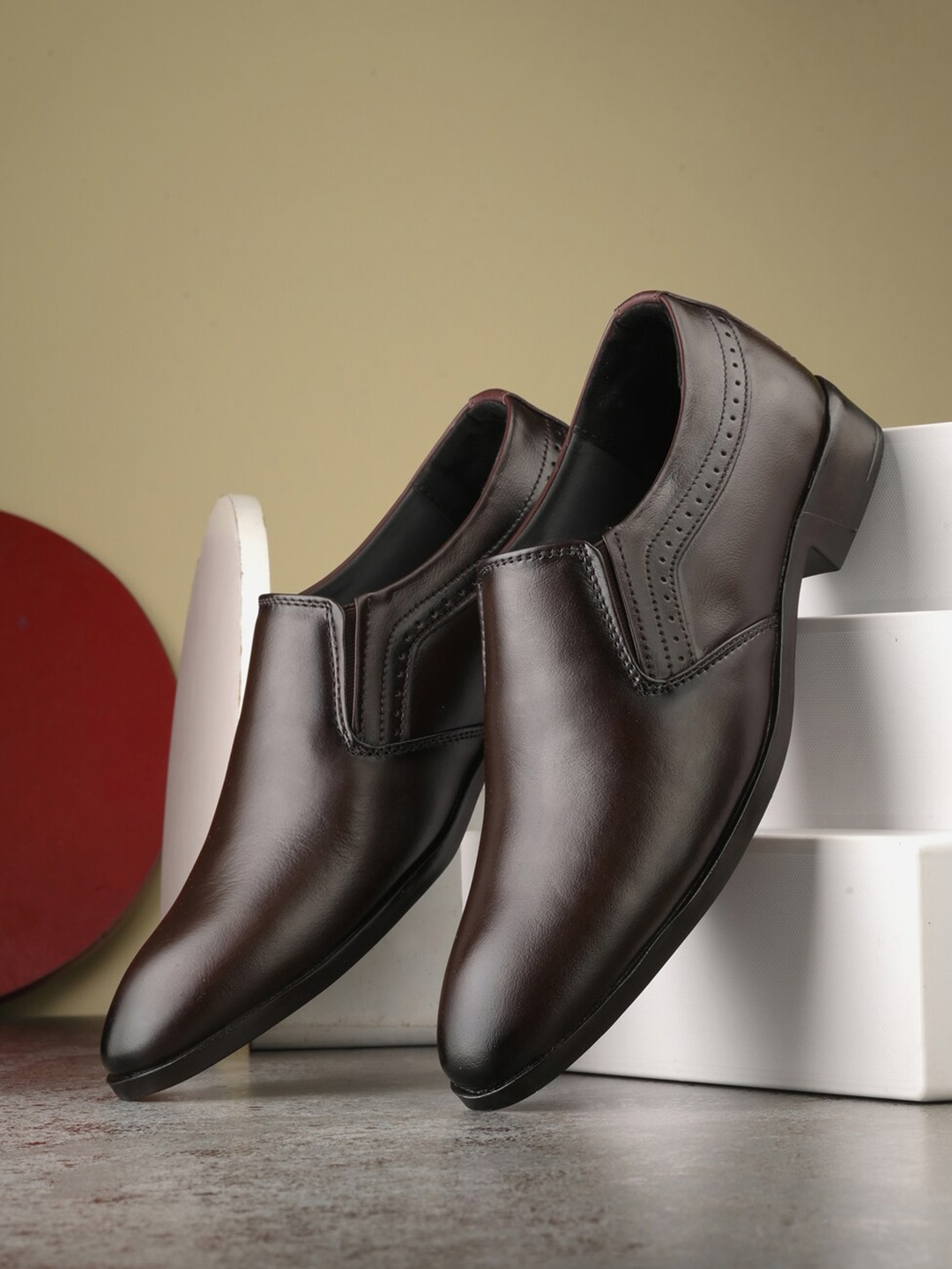

VIV Men Round Toe Leather Formal Slip-On Shoes, Brown