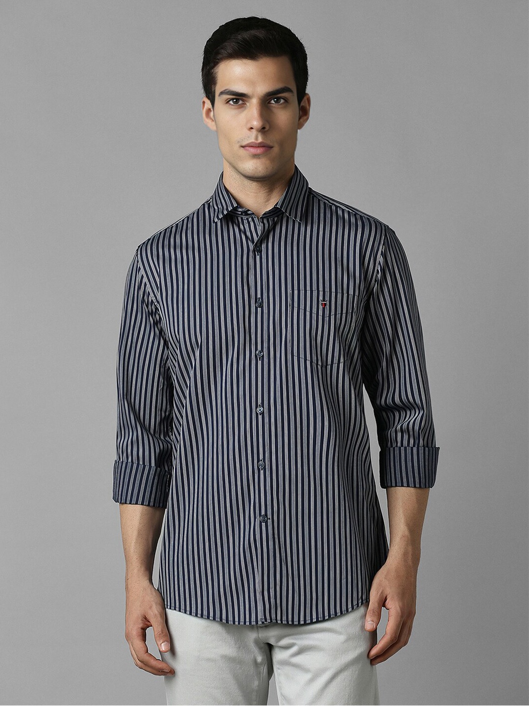 

Louis Philippe Sport Men Slim Fit Opaque Striped Casual Shirt, Navy blue
