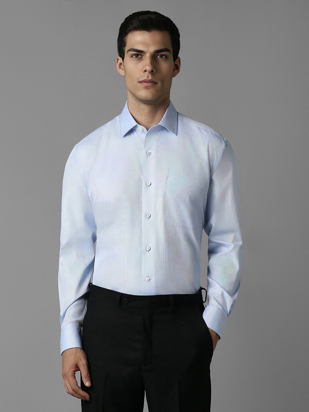

Luxure by Louis Philippe Spread Collar Opaque Cotton Formal Shirt, Blue