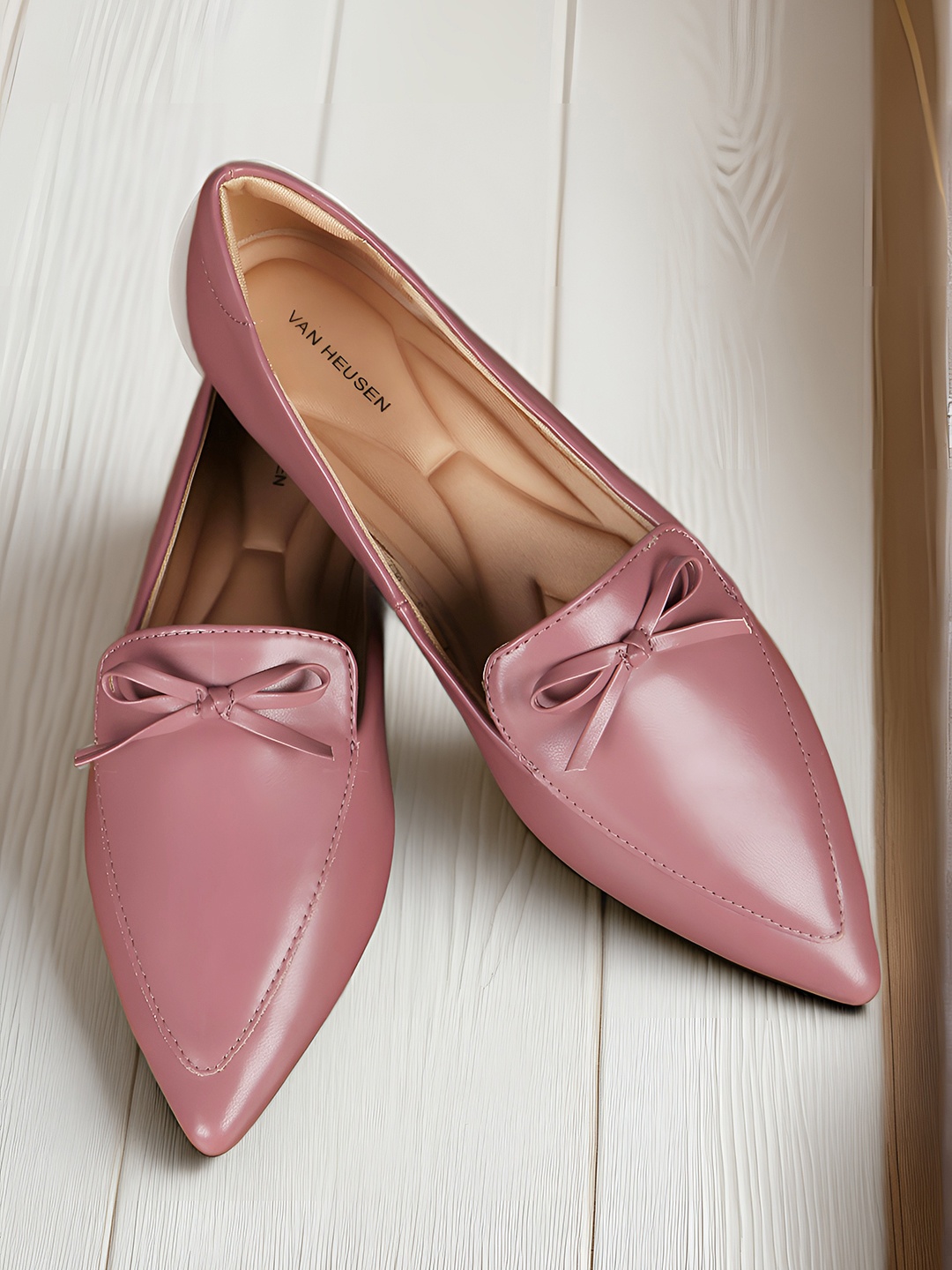 

Van Heusen Women Ballerinas with Bow Detail, Pink