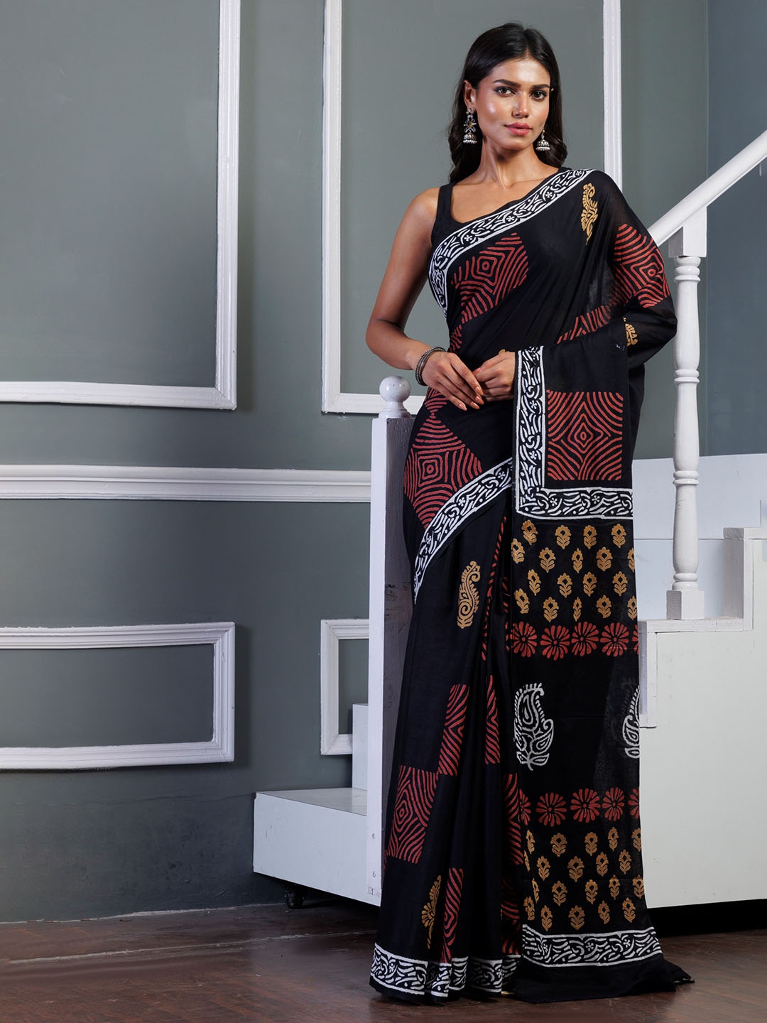

Unnati Silks Paisley Pure Cotton Block Print Saree, Black