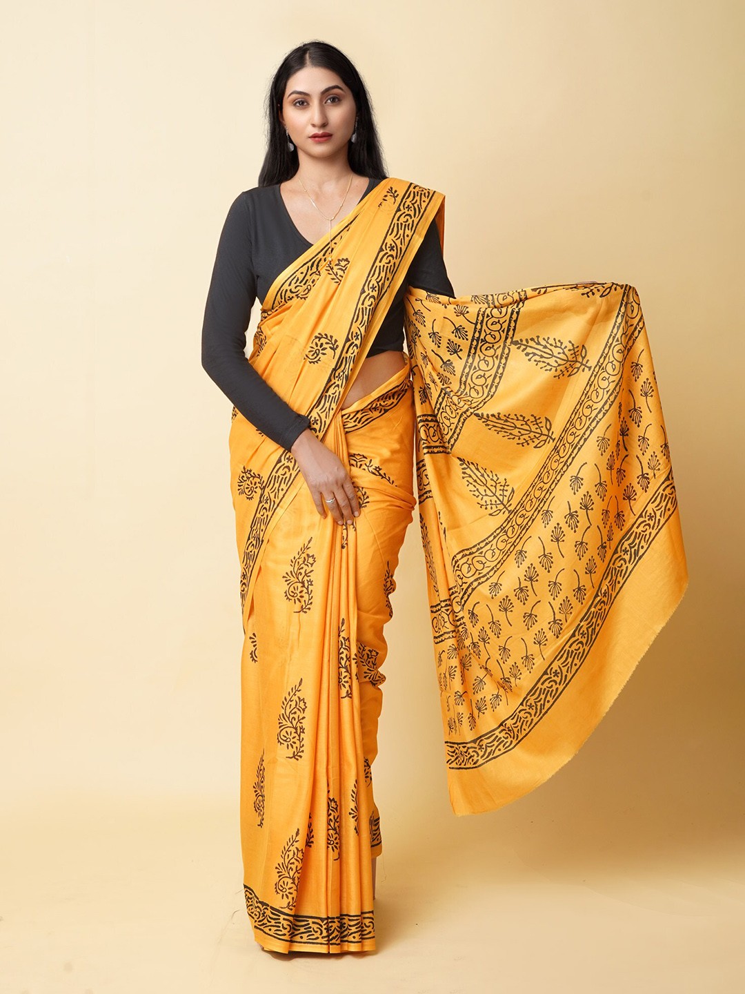 

Unnati Silks Floral Handloom Pure Cotton Block Print Saree, Yellow