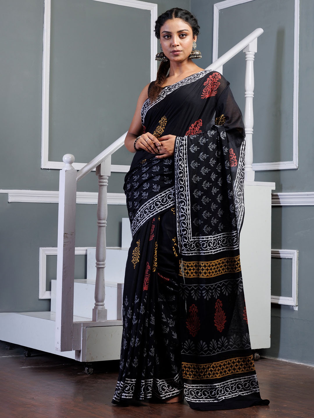 

Unnati Silks Ethnic Motifs Pure Cotton Block Print Saree, Black