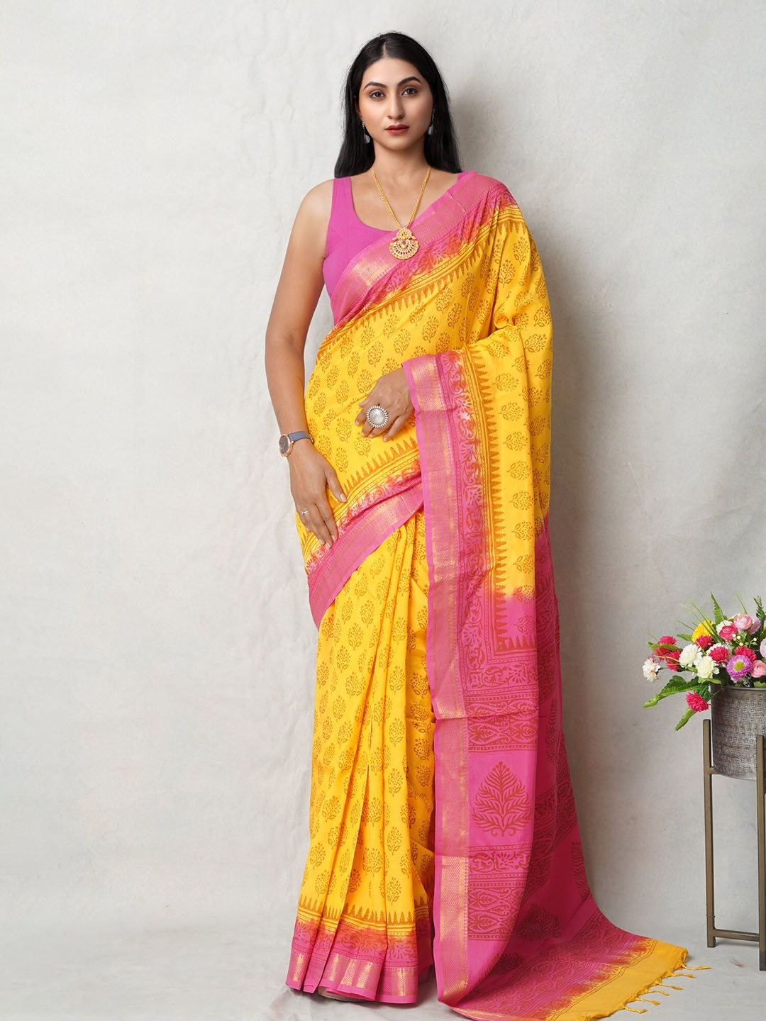 

Unnati Silks Ethnic Motifs Printed Zari Mangalagiri Saree, Yellow