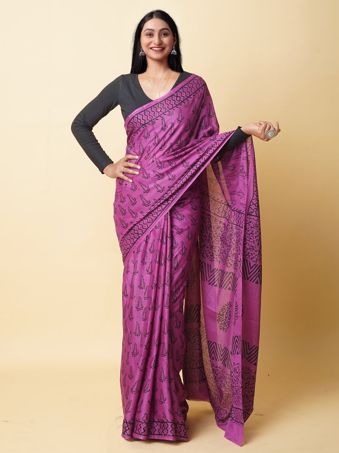 

Unnati Silks Floral Pure Cotton Handloom Block Print Saree, Purple