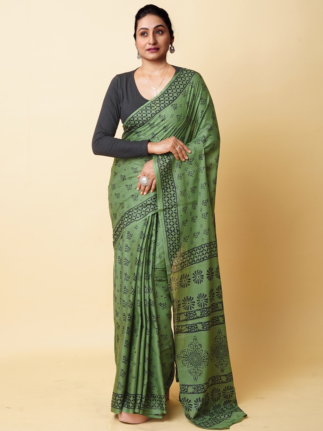 

Unnati Silks Ethnic Motifs Handloom Pure Cotton Block Print Saree, Green