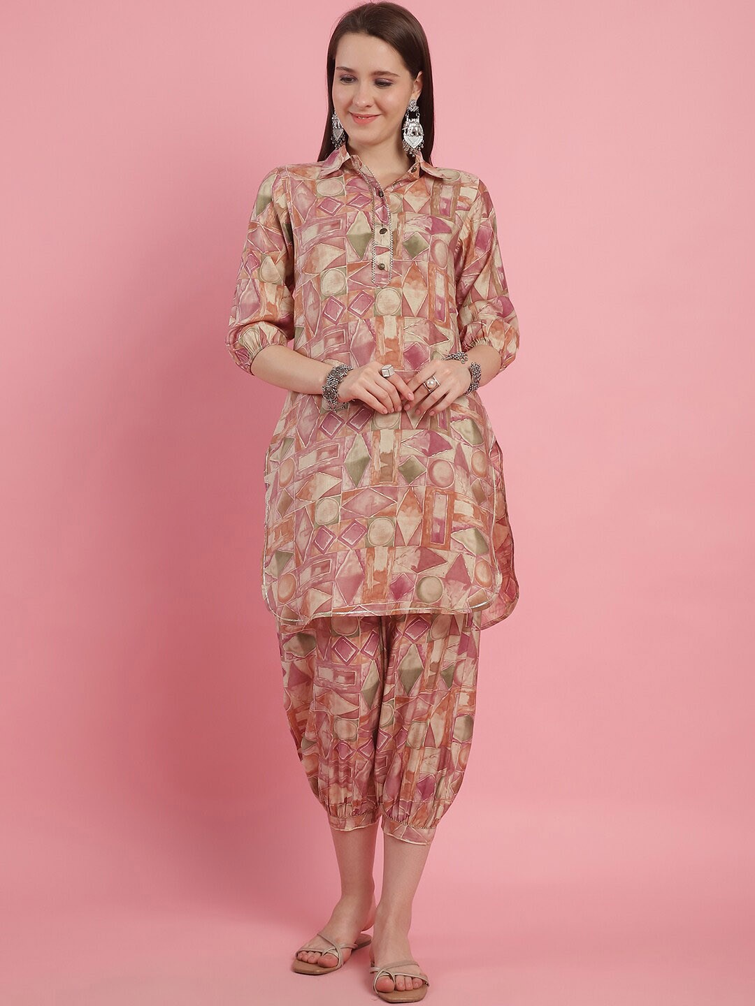 

Prakrti Floral Printed Shirt Colllar Tunic & trouser, Mauve