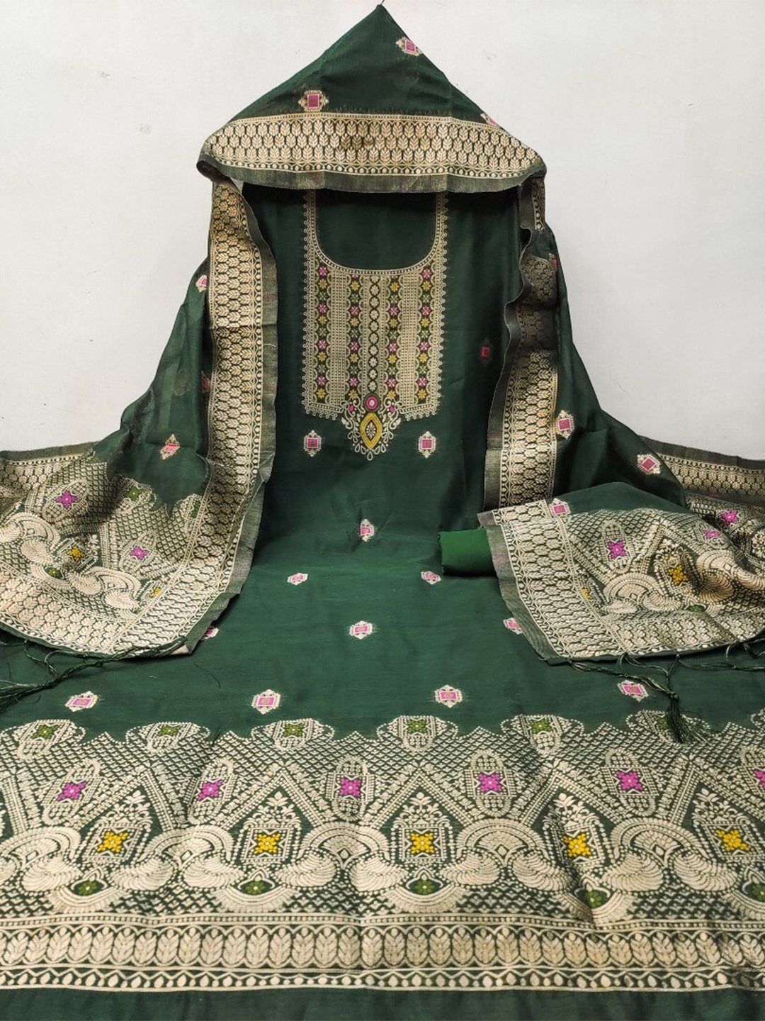 

KALINI Pure Silk Unstitched Dress Material, Green