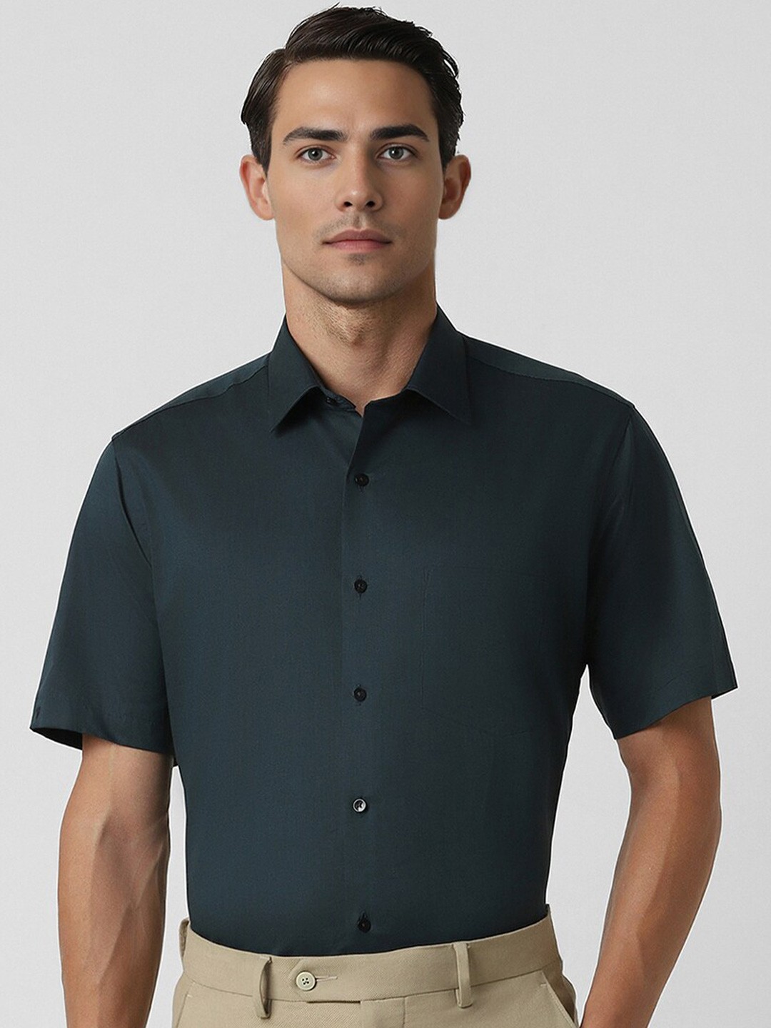 

Van Heusen Spread Collar Short Sleeves Cotton Formal Shirt, Green