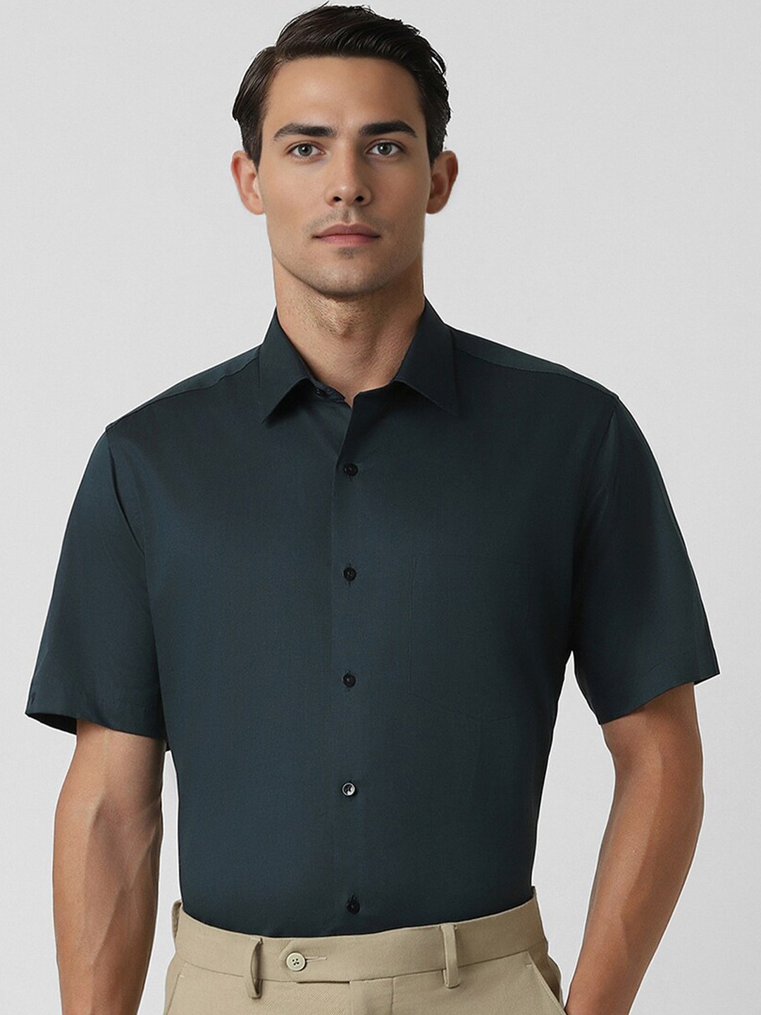 

Van Heusen Spread Collar Short Sleeves Cotton Formal Shirt, Green