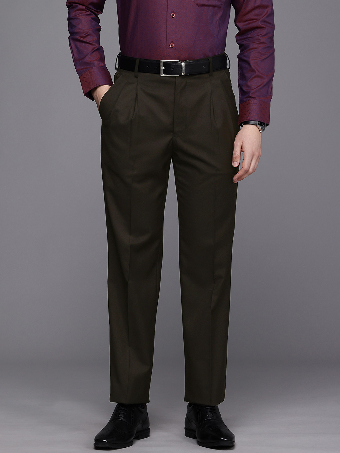 

Louis Philippe Men Classic Fit Pleated Formal Trousers, Coffee brown