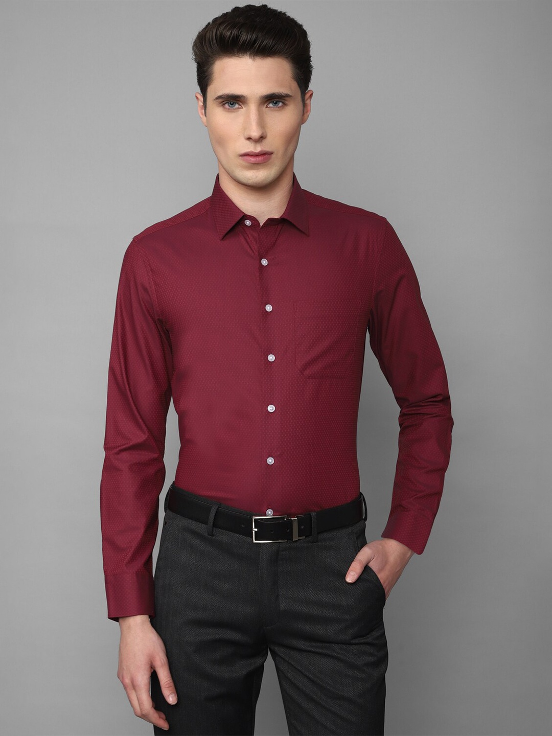 

Louis Philippe Slim Fit Textured Pure Cotton Formal Shirt, Maroon