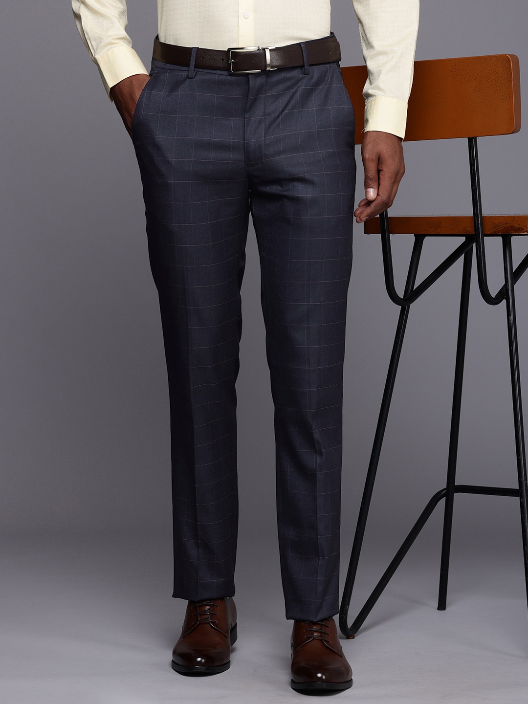 

Louis Philippe Men Checked Slim Fit Trousers, Navy blue