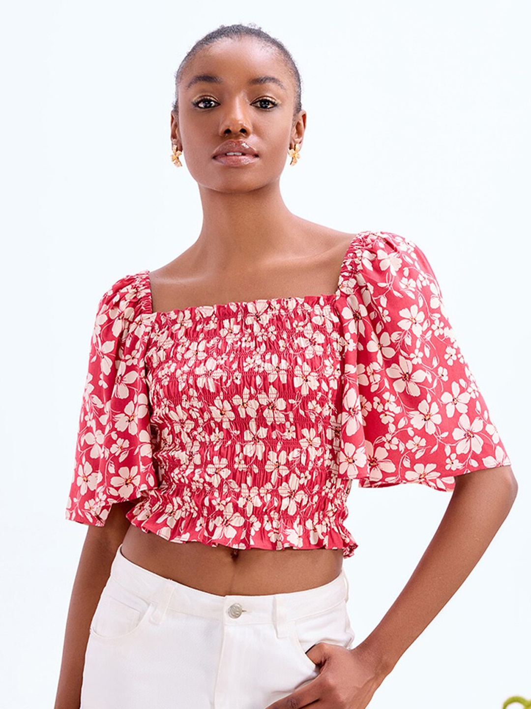 

COVER STORY Floral Printed Square Neck Flared Sleeve Smocked Regular Crop Top, Red