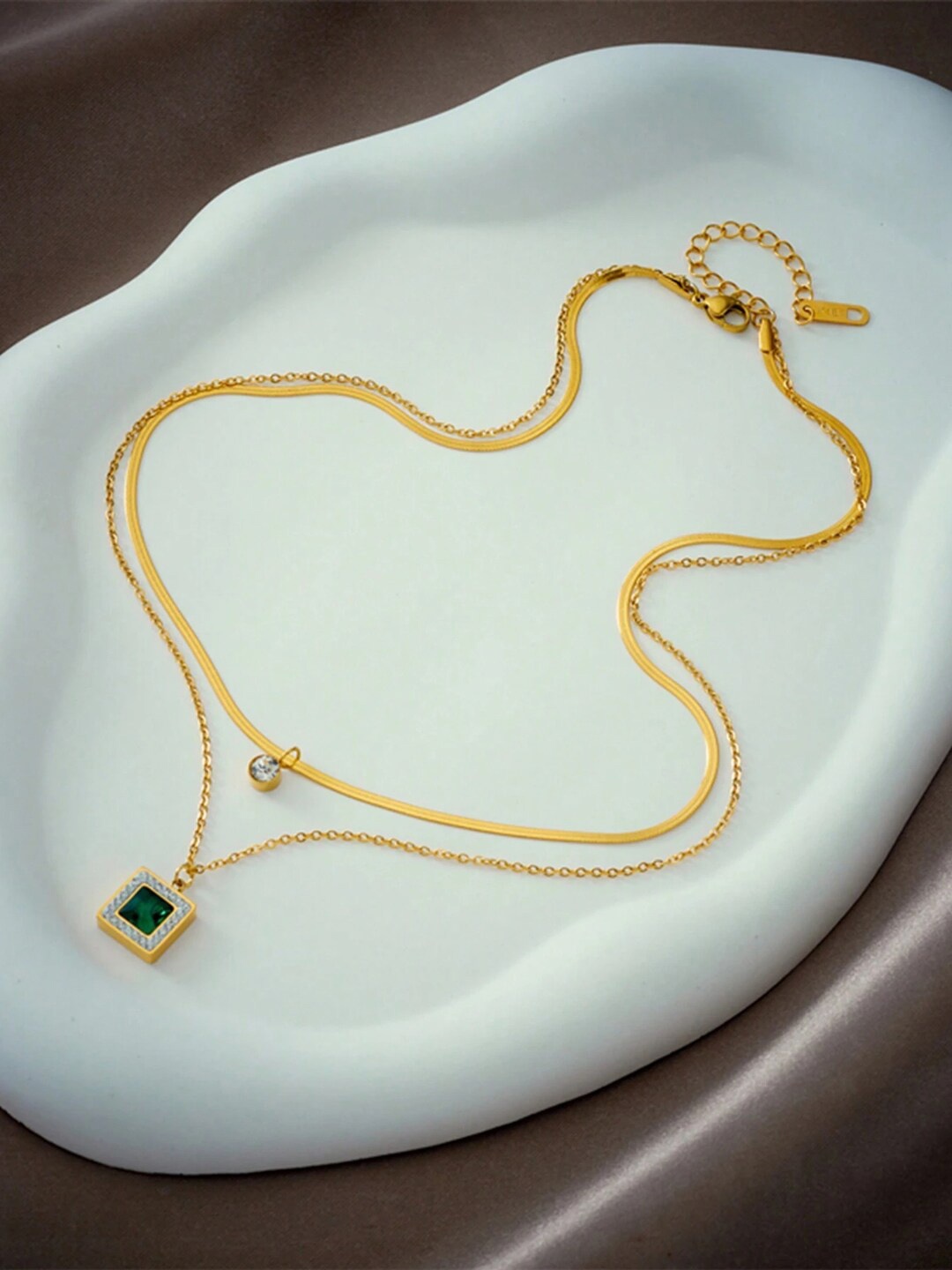 

Krelin Gold-Plated Vintage Square Shaped Emerald & Rhinestone-Studded Necklace