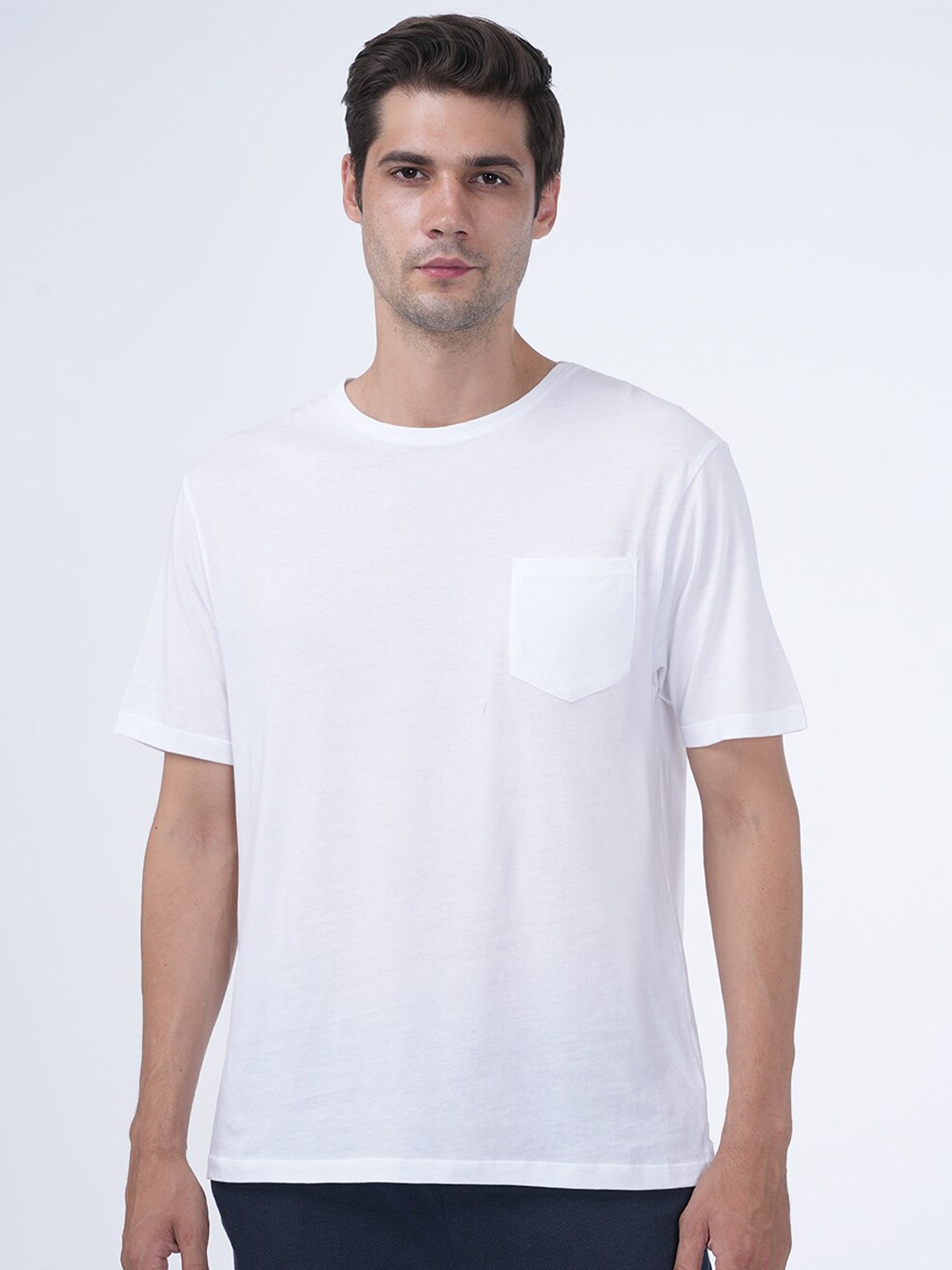 

Masculino Latino Relaxed Fit Cotton T-shirt, White