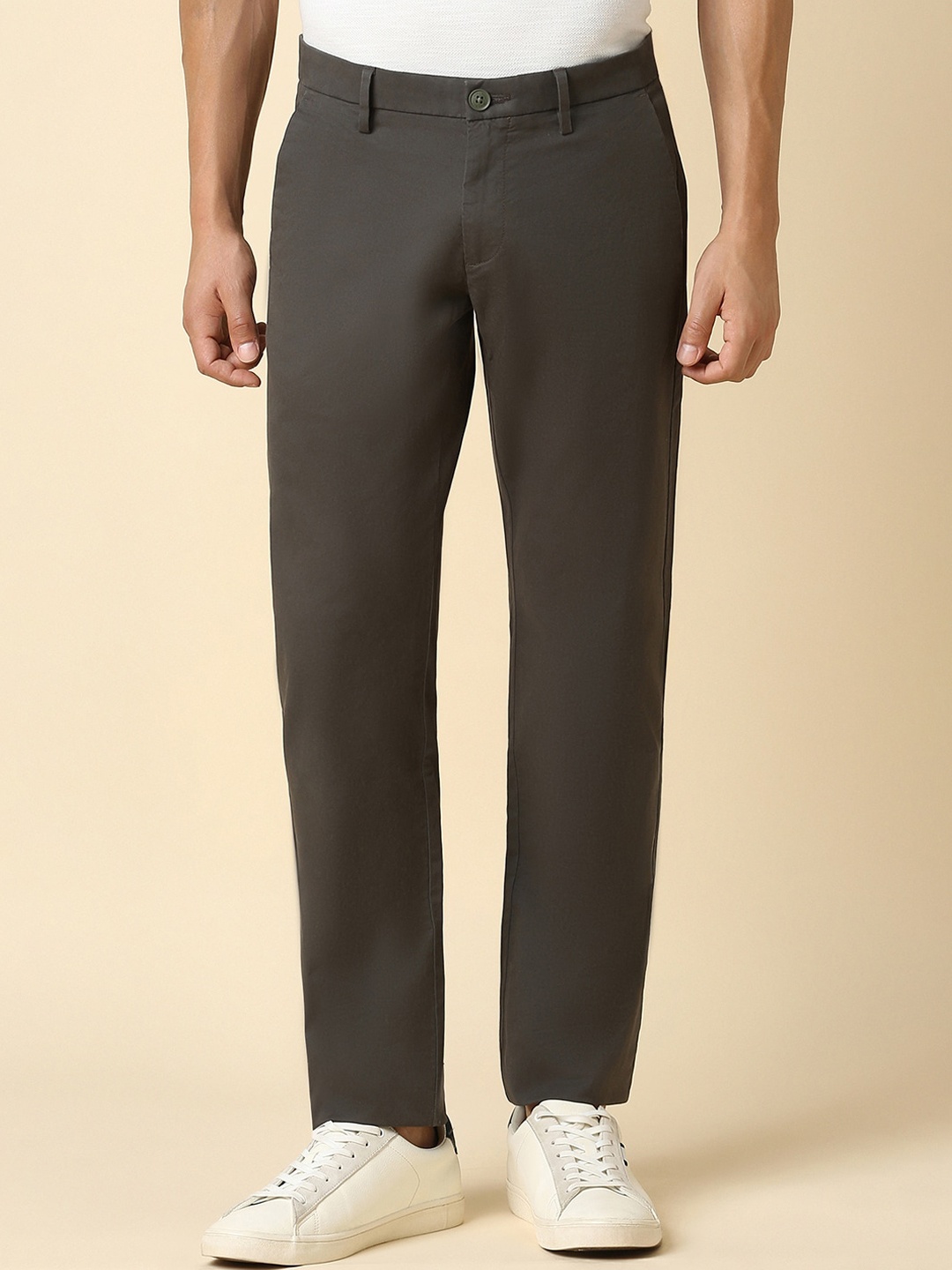 

Allen Solly Men Slim Fit Mid-Rise Plain Regular Trousers, Grey