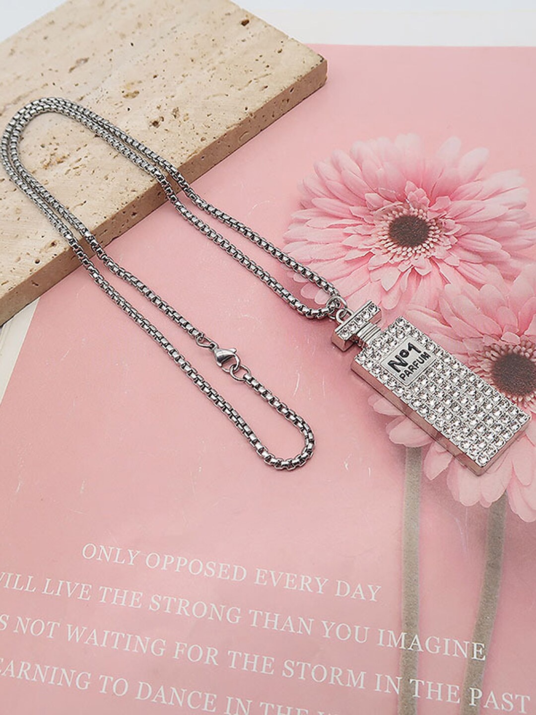 

FIMBUL Silver-Plated Stone-Studded Pendant With Chain