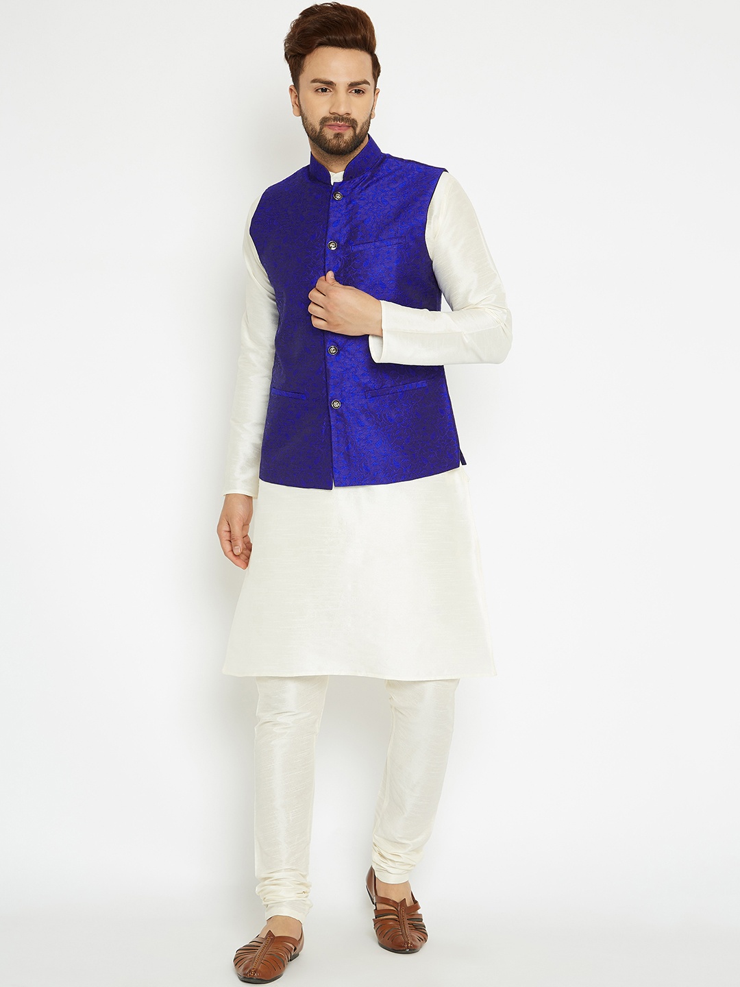 

SOJANYA Men Cream-Coloured & Blue Solid Kurta with Pyjamas
