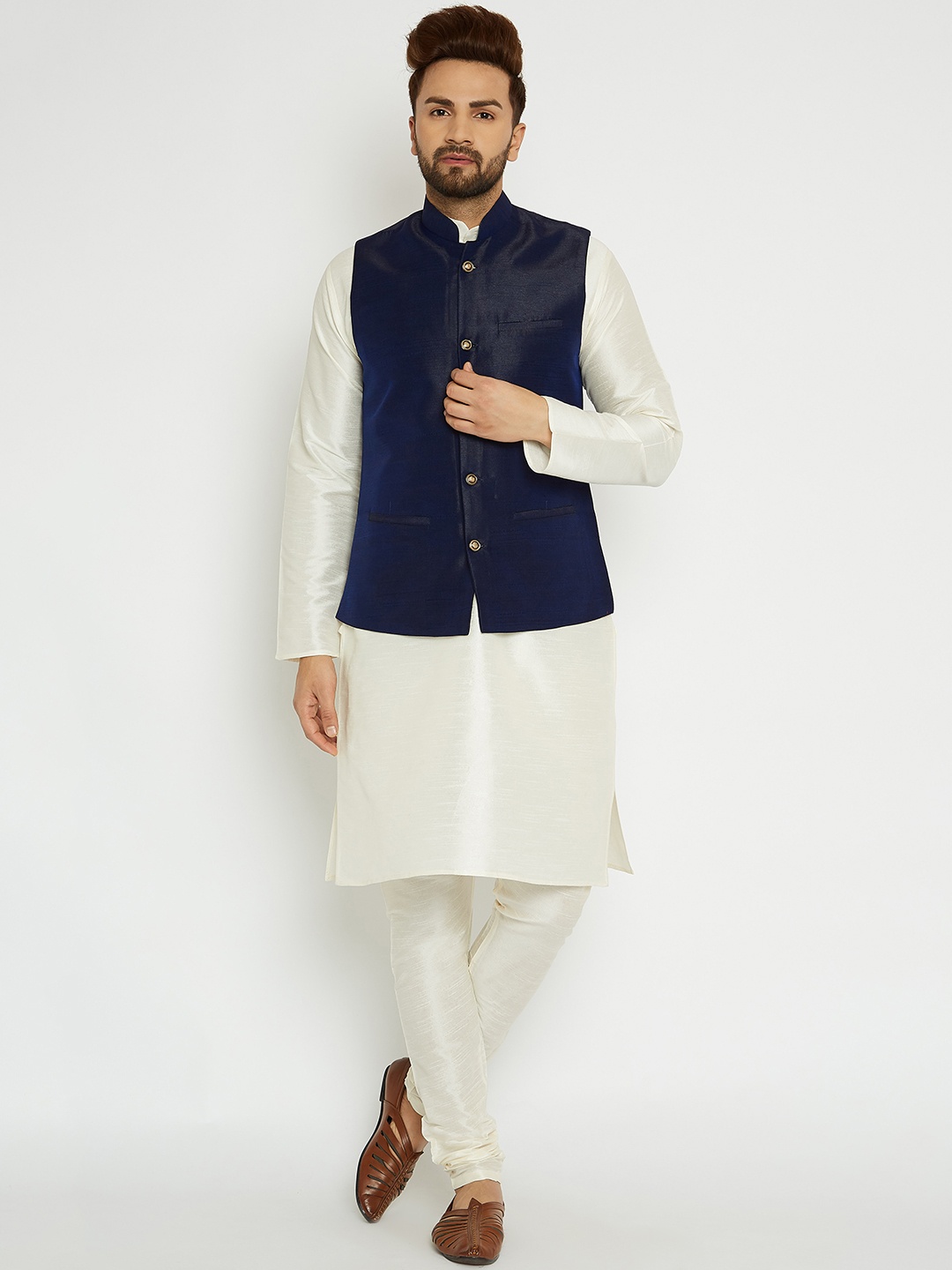 

SOJANYA Men Cream-Coloured & Blue Solid Kurta with Pyjamas