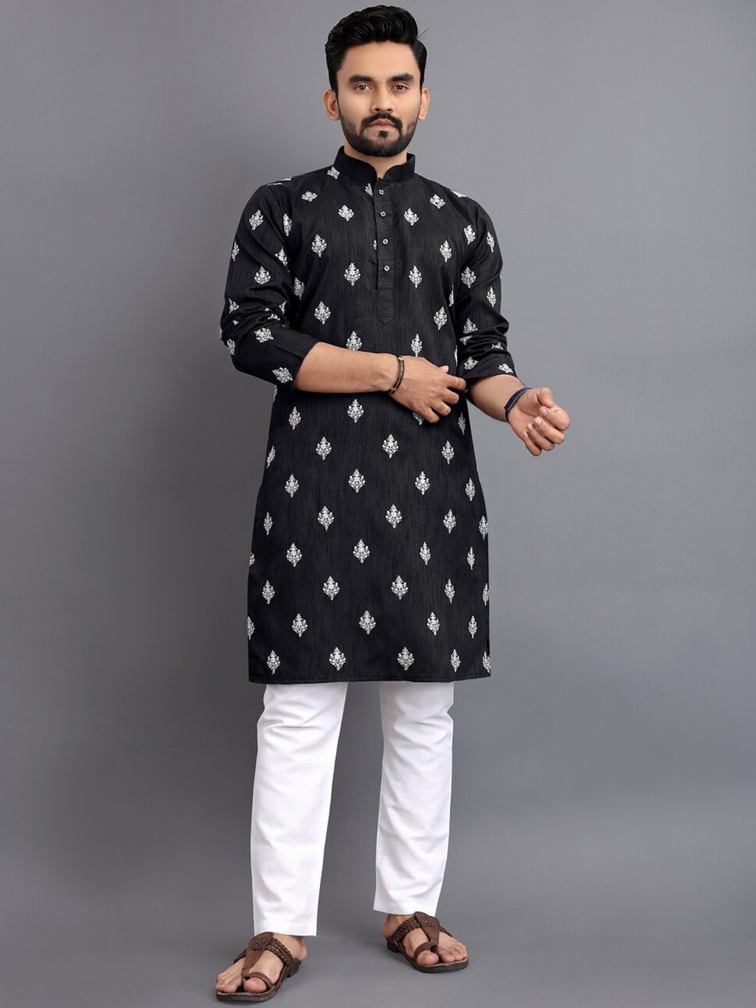 

BAESD Ethnic Motifs Embroidered Silk Straight Kurta, Black