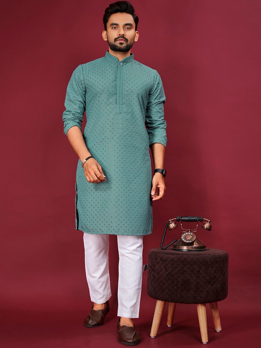 

BAESD Geometric Embroidered Silk Straight Kurta, Sea green