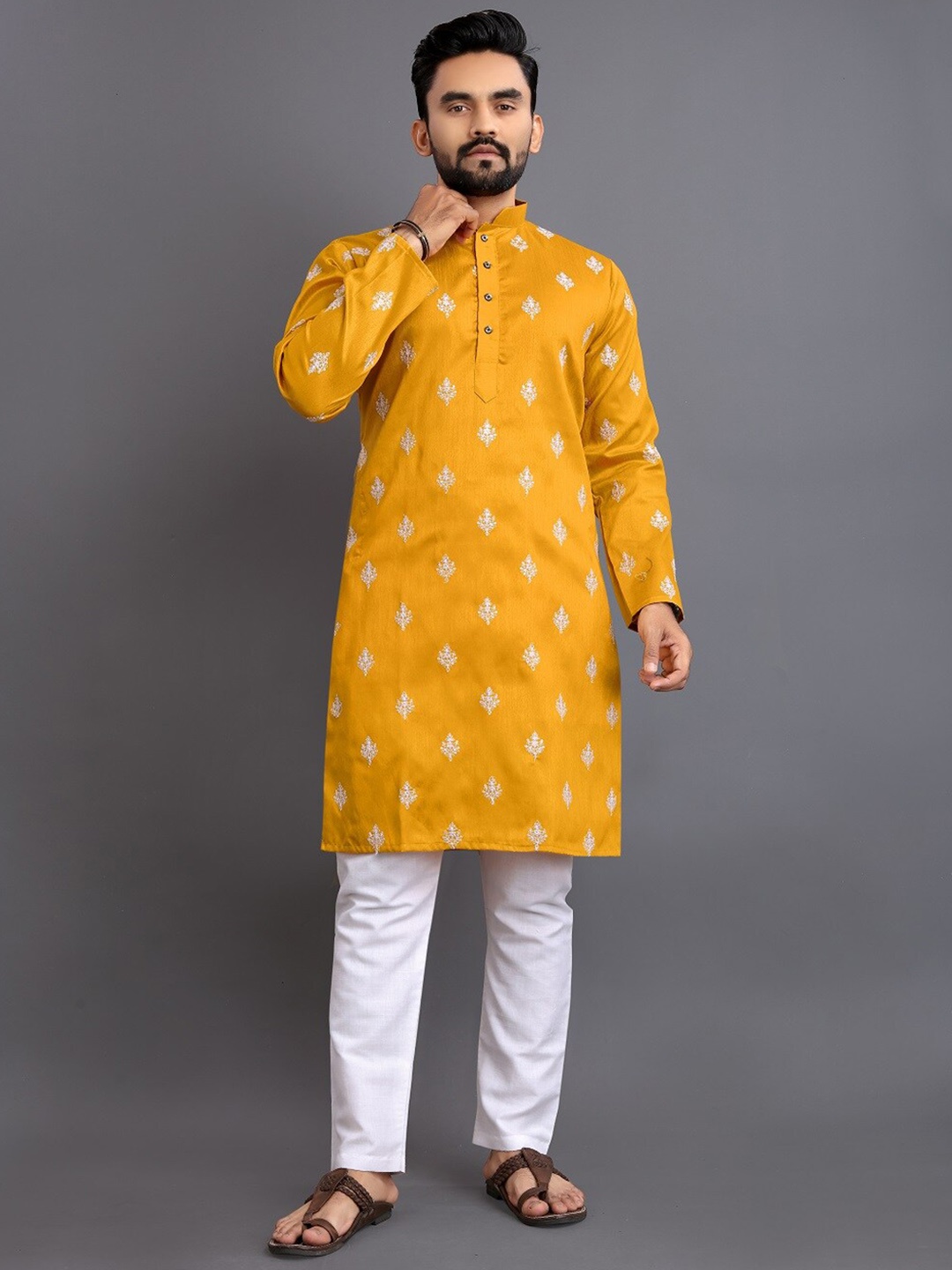 

BAESD Ethnic Motifs Embroidered Silk Straight Kurta, Yellow
