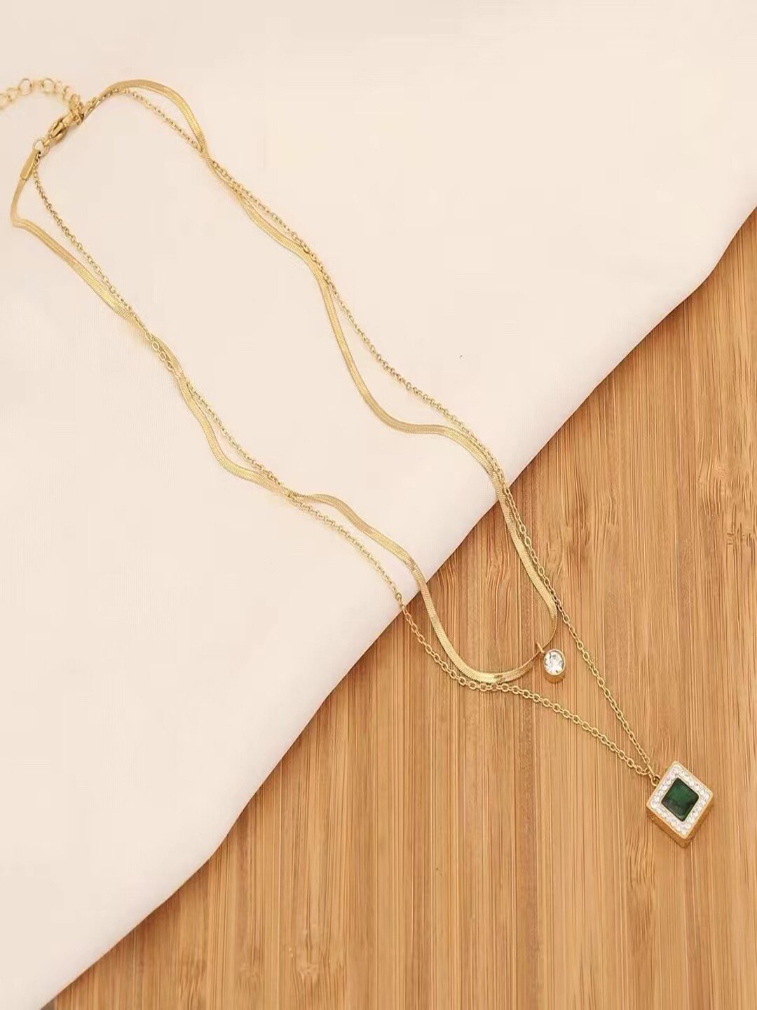 

VAGHBHATT Gold-plated Rhinestone & Emerald-Studded Necklace