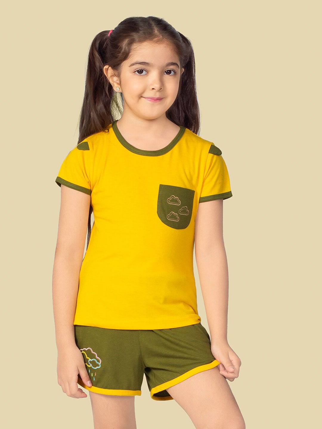 

BAESD Girls Round Neck T-shirt With Shorts, Yellow