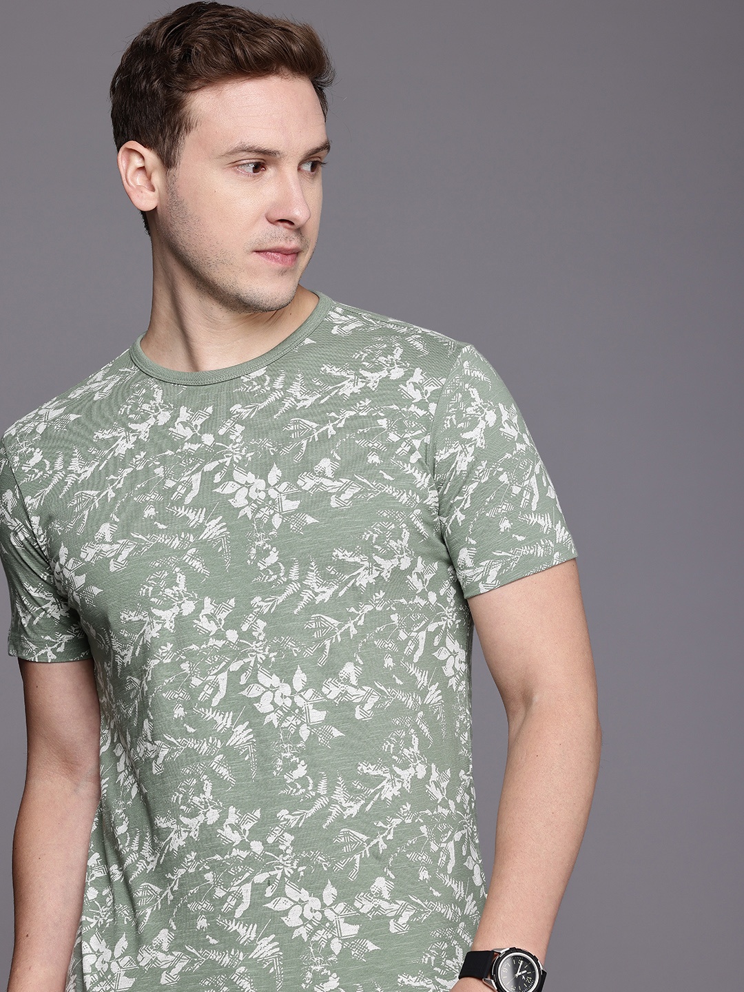

Louis Philippe Jeans Floral Printed Pure Cotton Slim Fit T-shirt, Green