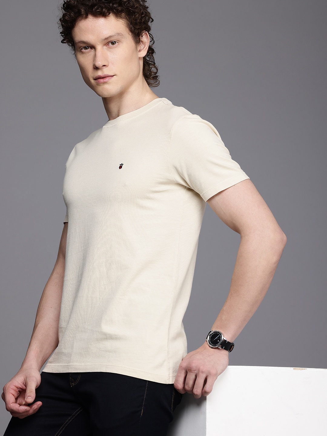 

Louis Philippe Jeans Pure Cotton Slim Fit T-shirt, Beige