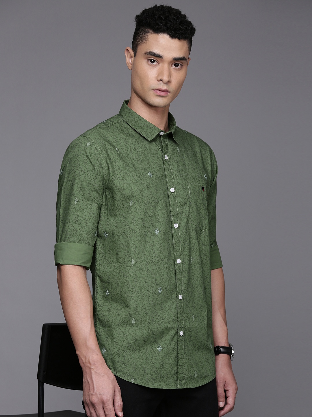 

Louis Philippe Jeans Pure Cotton Super Slim Fit Floral Opaque Printed Casual Shirt, Green