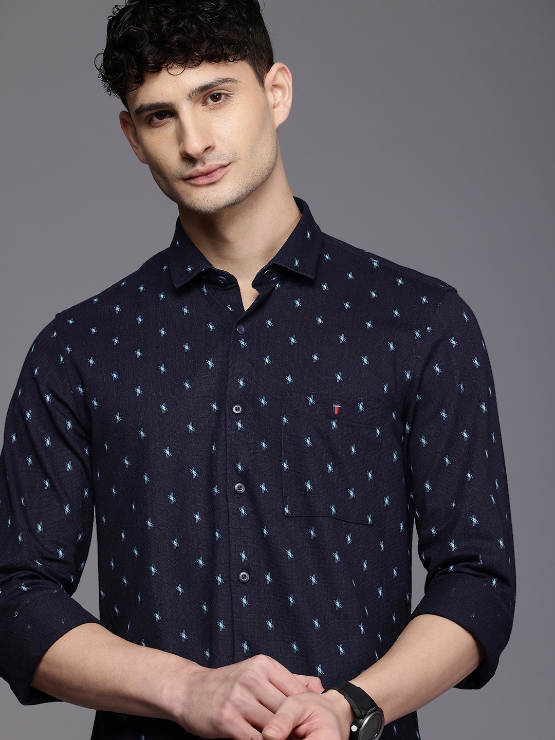 

Louis Philippe Jeans Slim Fit Geometric Printed Pure Cotton Casual Shirt, Navy blue