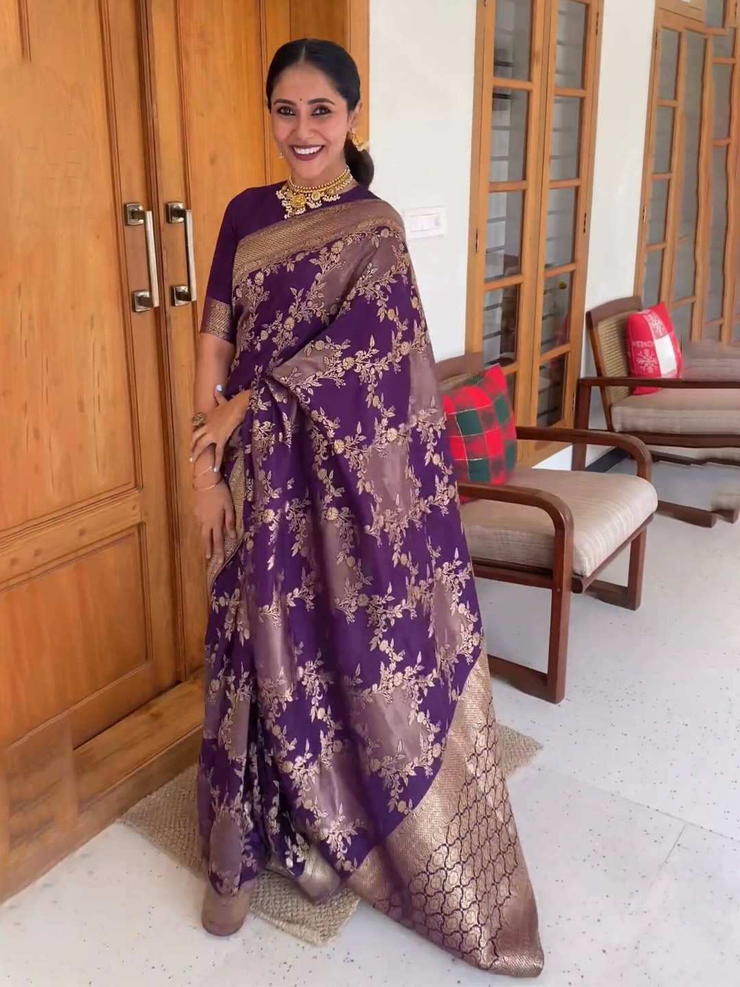 

DIVASTRI Ethnic Motifs Woven Design Zari Pure Silk Kanjeevaram Saree, Purple