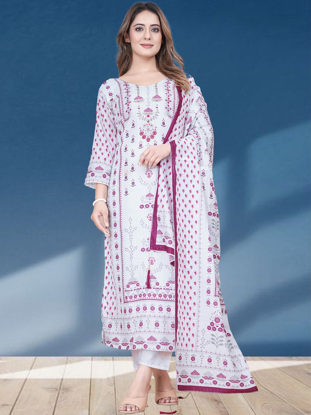 

N N ENTERPRISE Ethnic Motifs Printed Regular Kurta with Trousers & With Dupatta, White