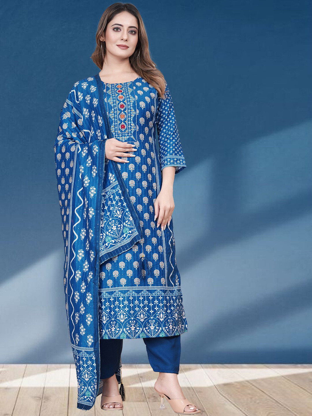 

N N ENTERPRISE Floral Printed Regular Sequinned Kurta with Trousers & With Dupatta, Blue