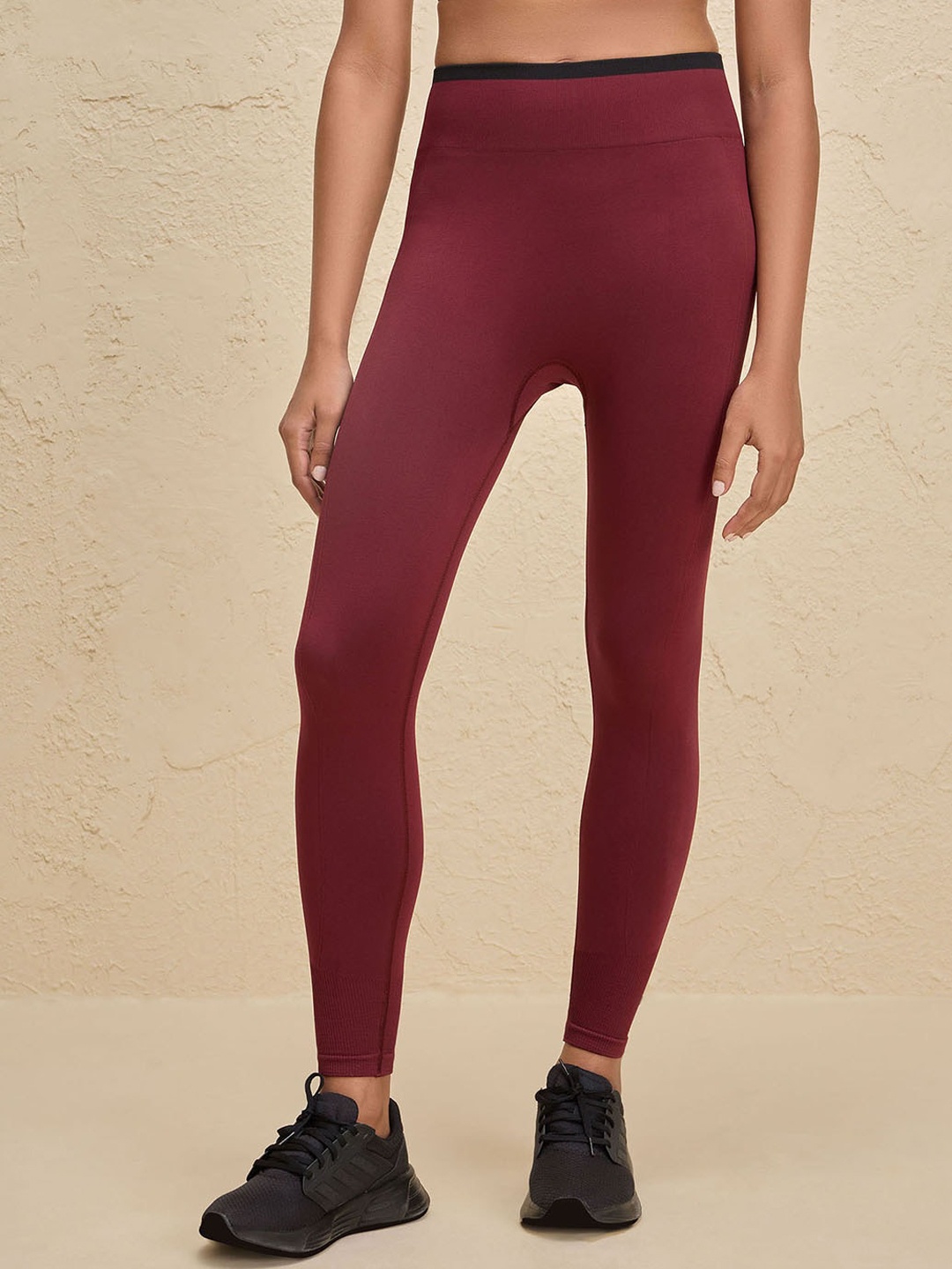 

Nykd Women Seamless Ankle Length Tights, Maroon